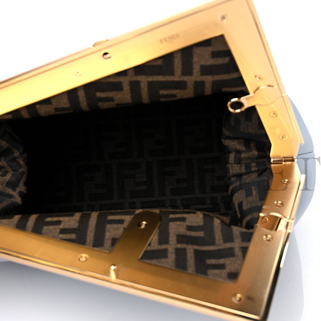FENDI SHINY NAPPA MEDIUM FENDI FIRST AZZURRO BABY (30*25*10cm) FENDI SHINY NAPPA MEDIUM FENDI FIRST AZZURRO BABY (30*25*10cm)