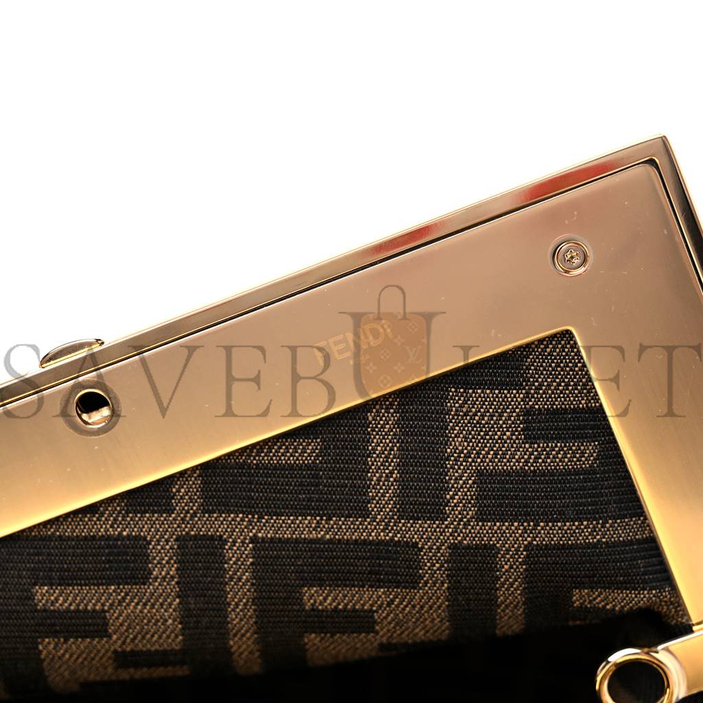 FENDI SHINY NAPPA MEDIUM FENDI FIRST AZZURRO BABY (30*25*10cm) FENDI SHINY NAPPA MEDIUM FENDI FIRST AZZURRO BABY (30*25*10cm)