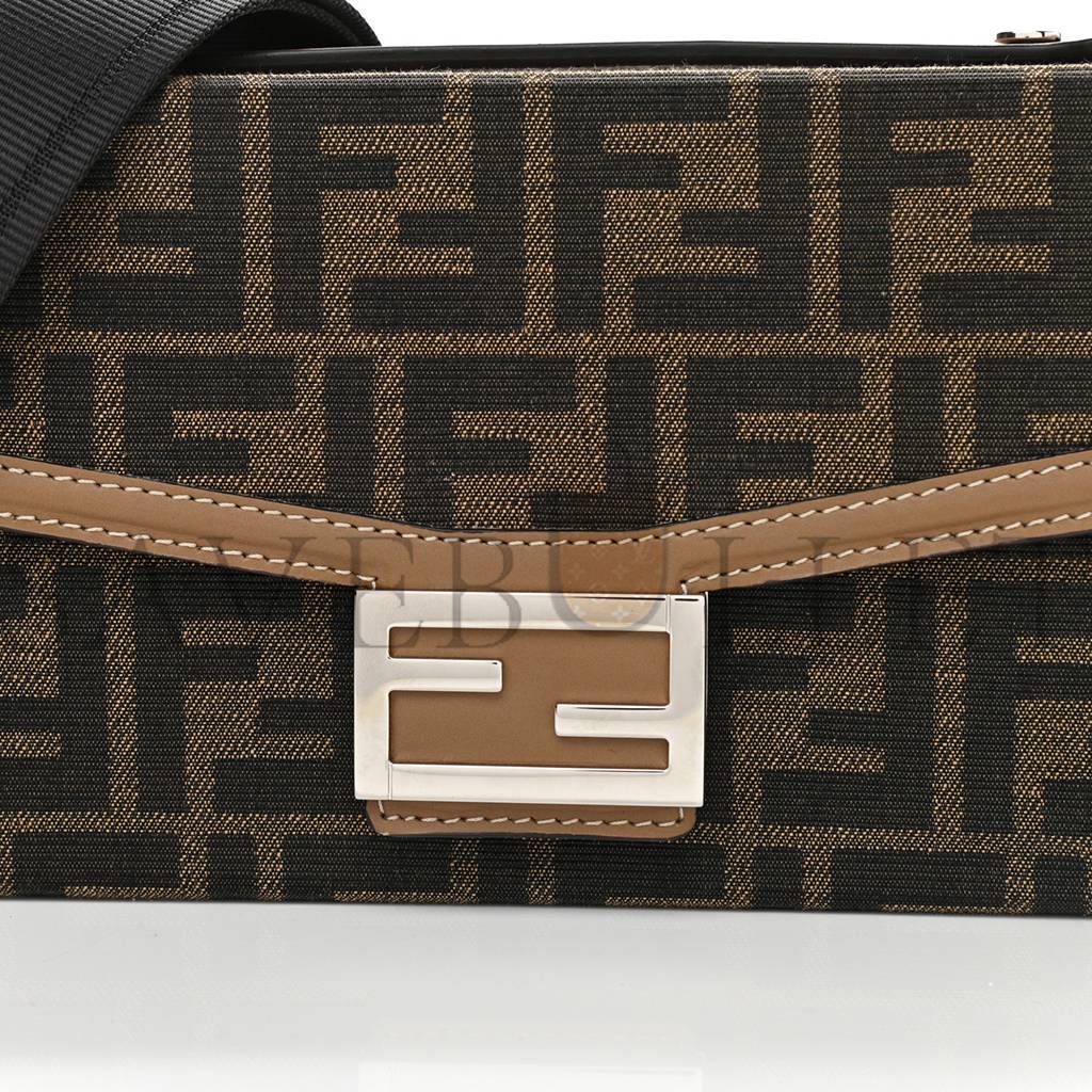 FENDI RECYCLED FABRIC JACQUARD VITELLO KING FF 1974 BAGUETTE SOFT TRUNK TOBACCO MORO SAND (28*15*6cm)